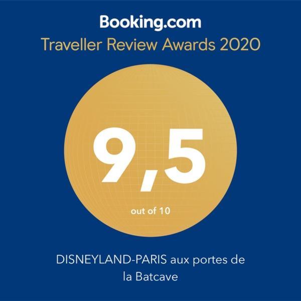 Disneyland-Paris Aux Portes De La Batcave Bussy-Saint-Georges Dış mekan fotoğraf